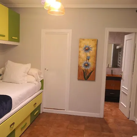 Javier - Alojateisla Guest house Isla