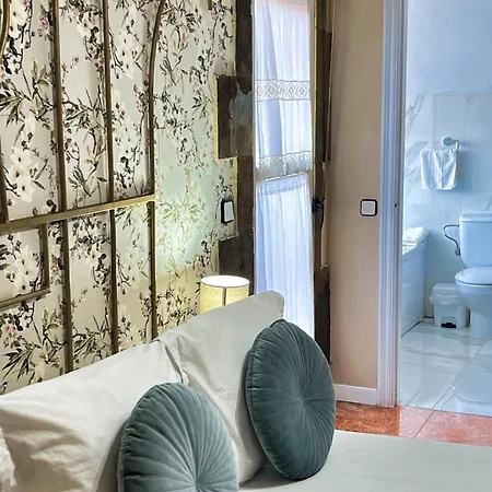 Javier - Alojateisla Guest house 3*