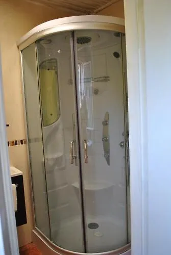 Javier - Alojateisla Gæstehus