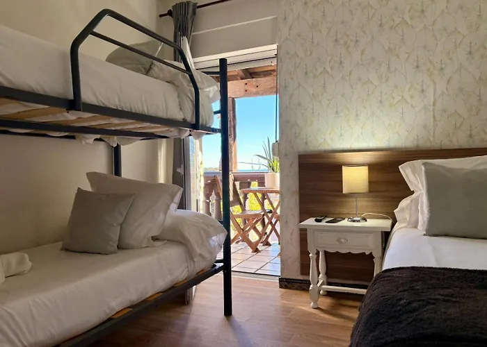 Javier - Alojateisla Guest house 3*